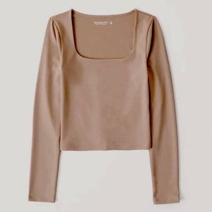 Soft A&F square neck crop long sleeve, nude